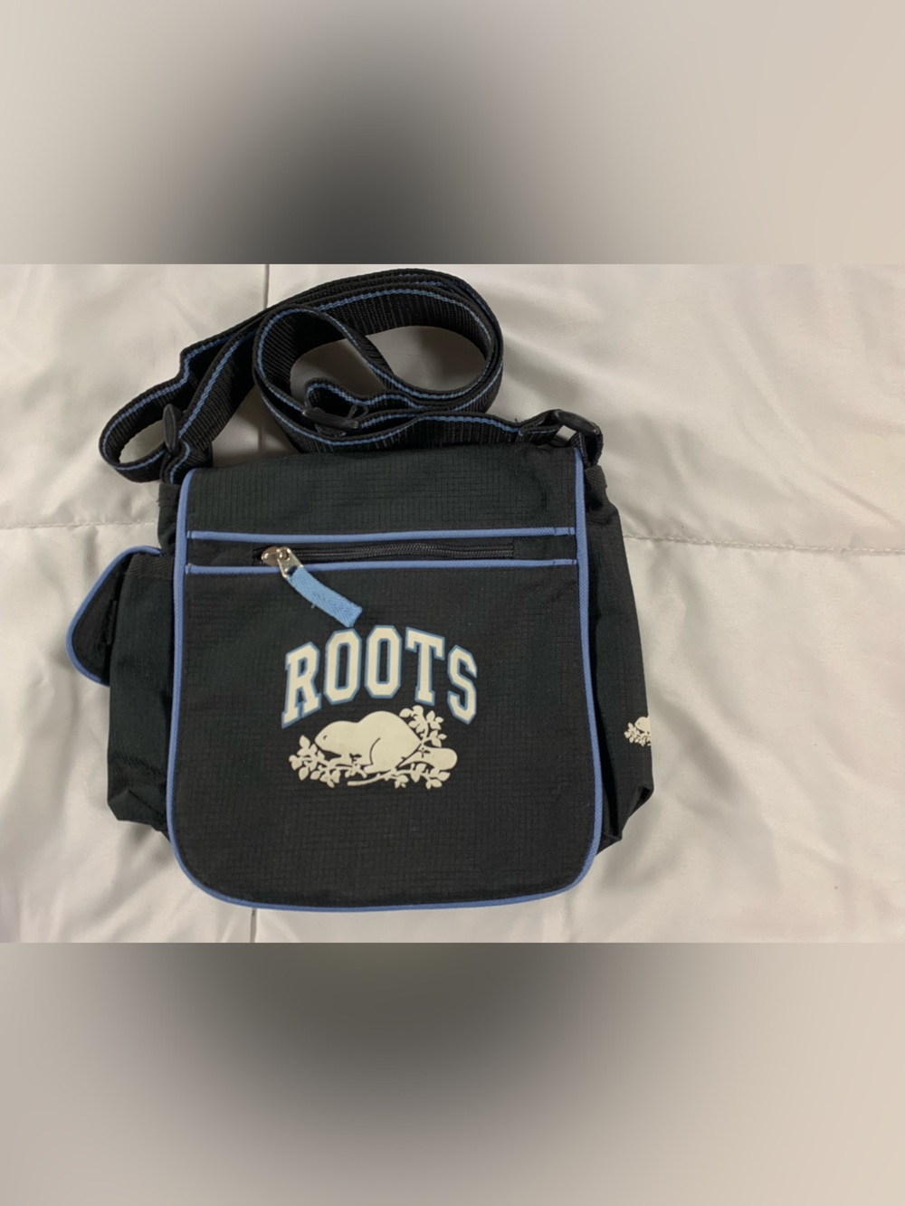 Pre loved ROOTS bag